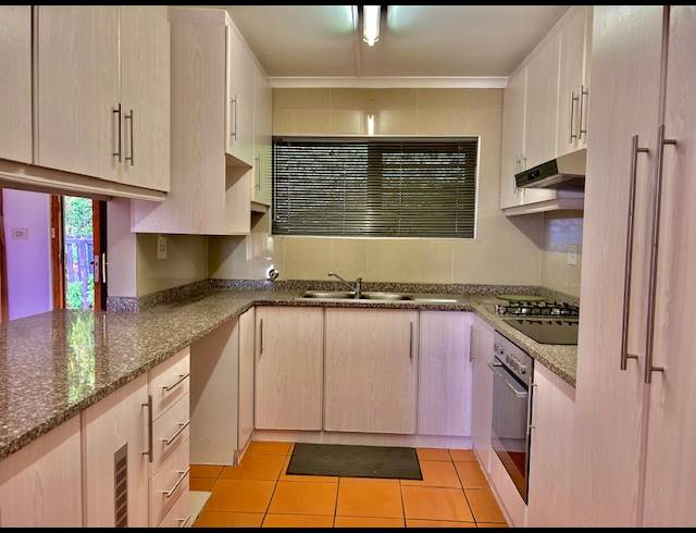 3 BEDROOM SIMPLEX SOLD IN SHERWOOD